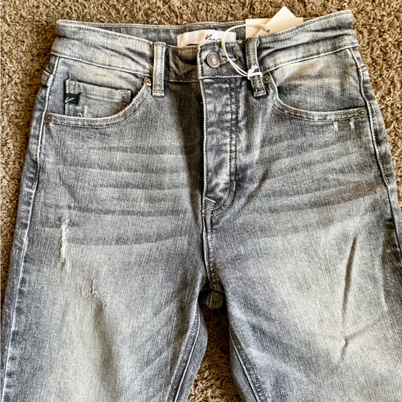 KanCan Distressed Gray Slightly Cropped Skinny Jeans - Women's Size 3/26 - Picture 2 of 4